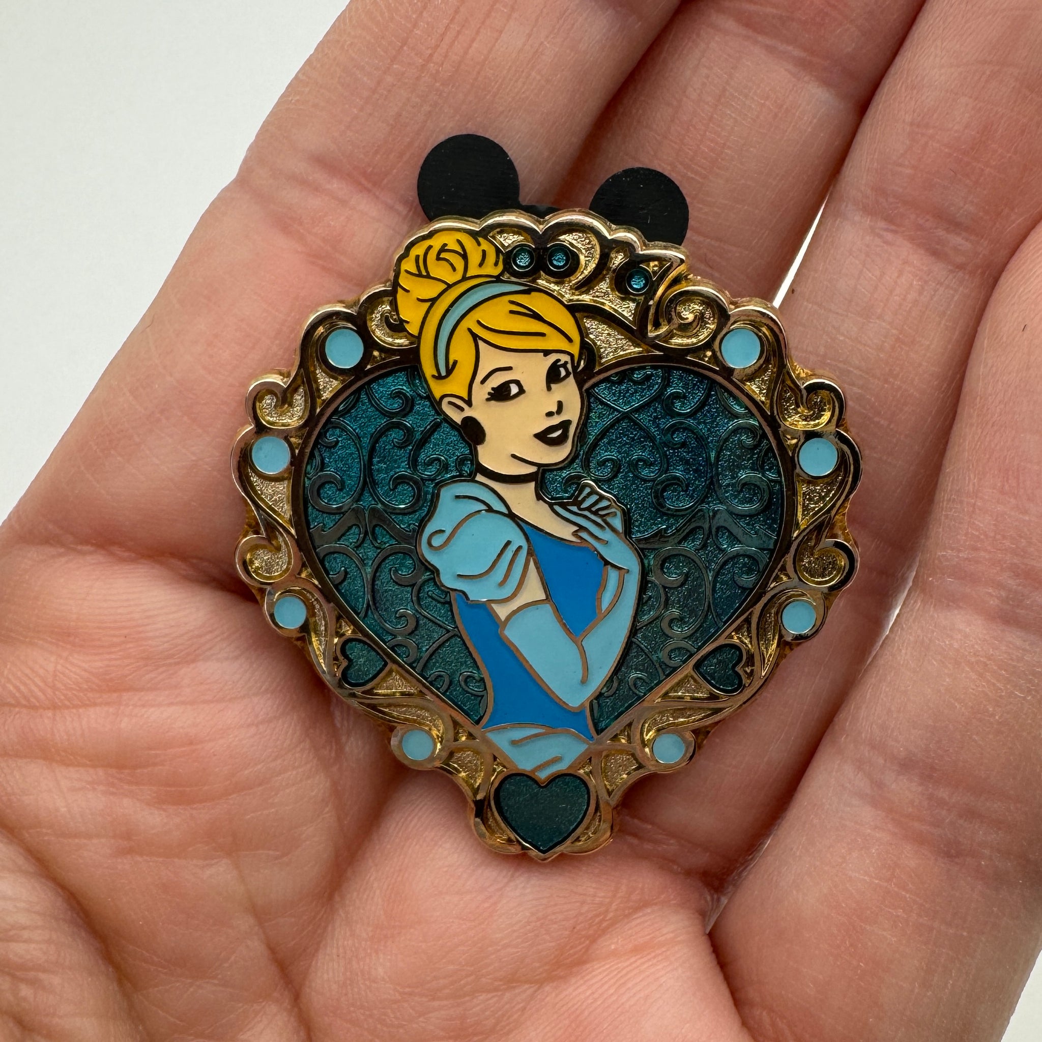 Disney: Cinderella Pin